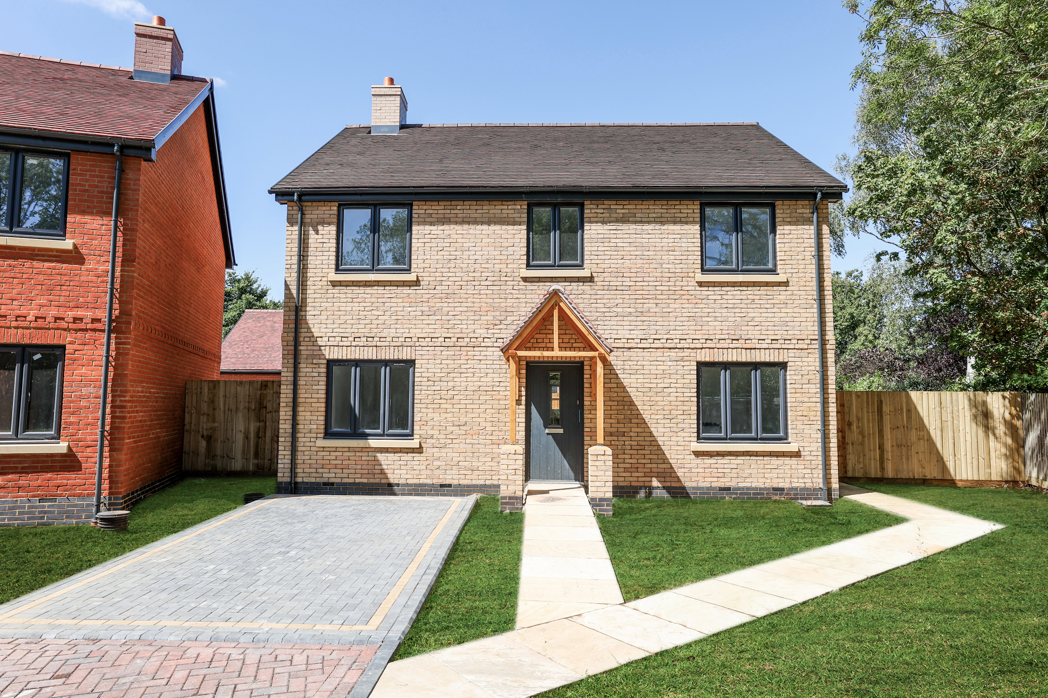 AZ5I0141 Front Garden Ok