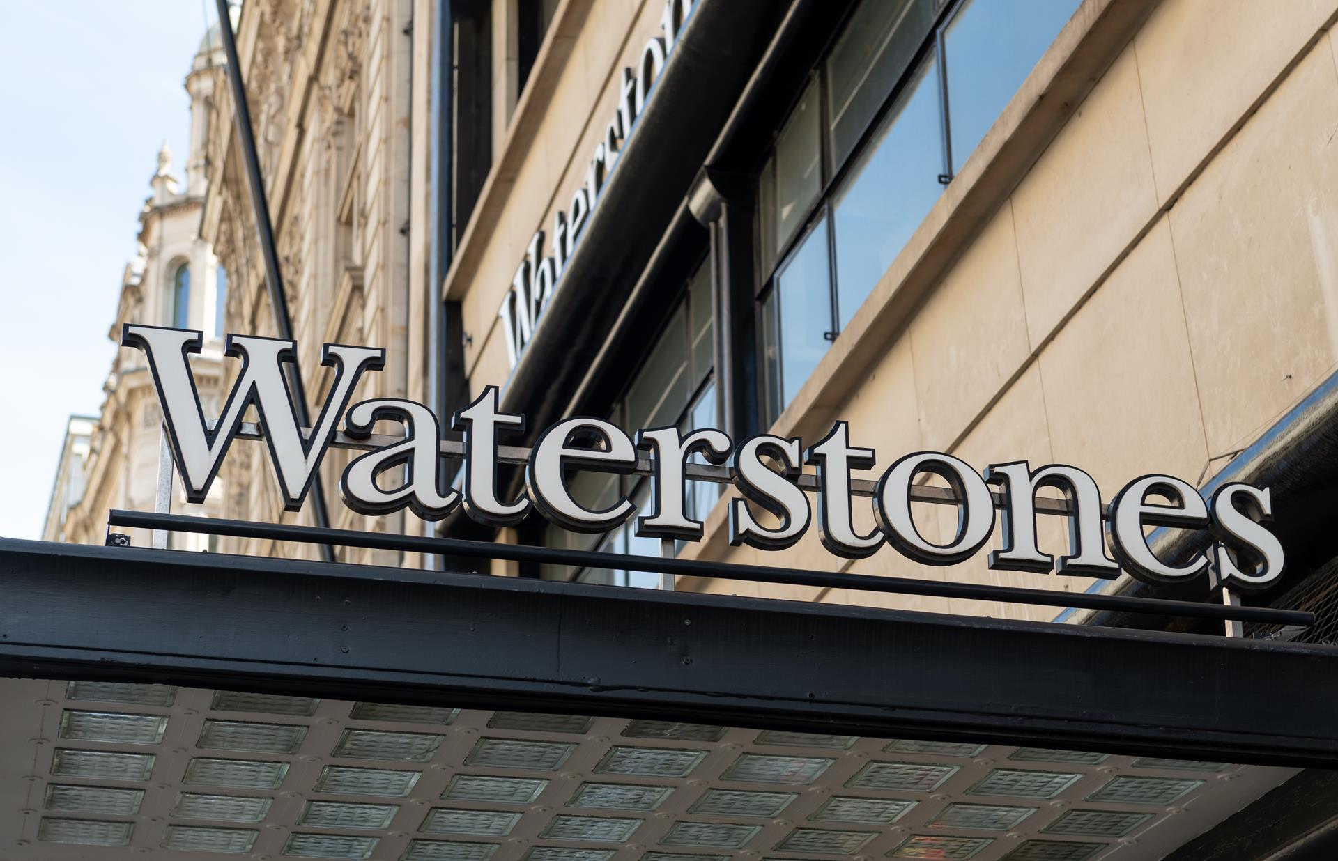 Waterstones store renews high street lease